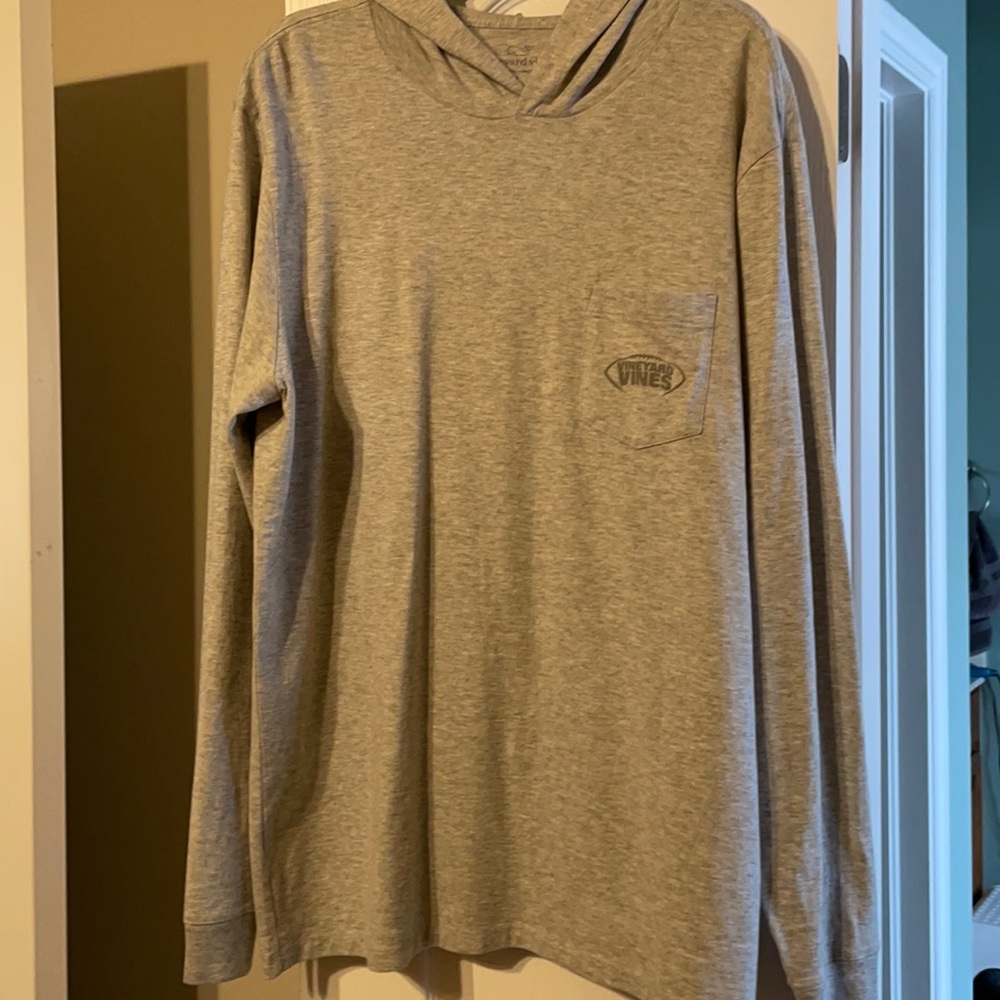 Vineyard Vine light weight hoodie